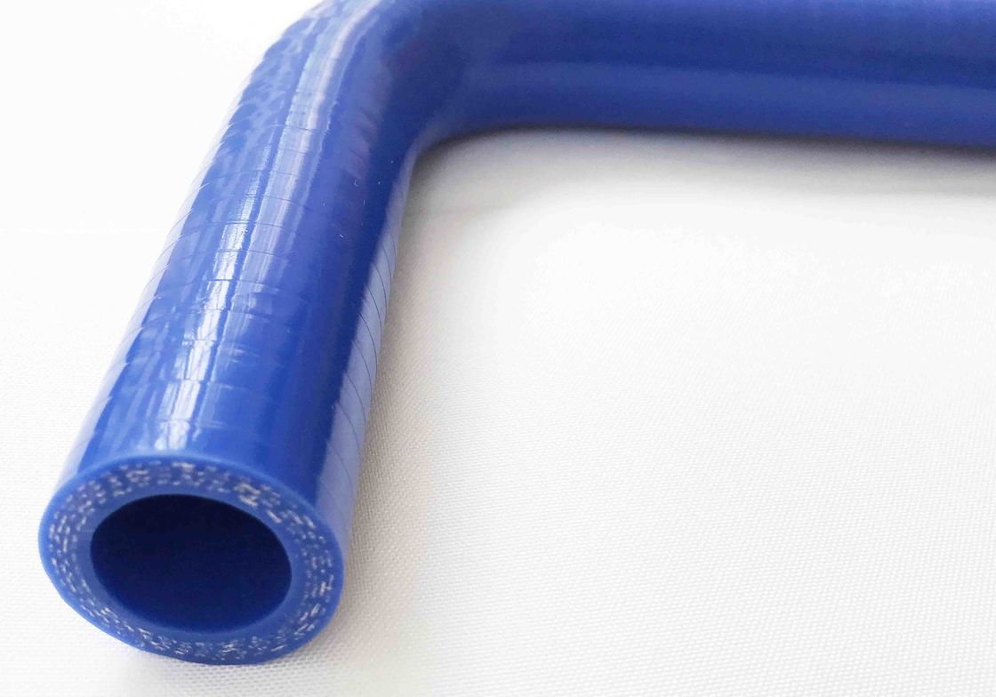 Tissu à hautes températures de tuyau de radiateur de silicone renforcé enveloppant la surface douce brillante bleue